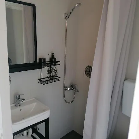 So Minimal Apartment Tolo