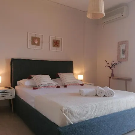 So Minimal Apartment Tolo